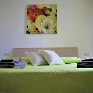 Appartamento Home&breakfast La Madonnina 013136-cni-00001, Lurago dʼErba
